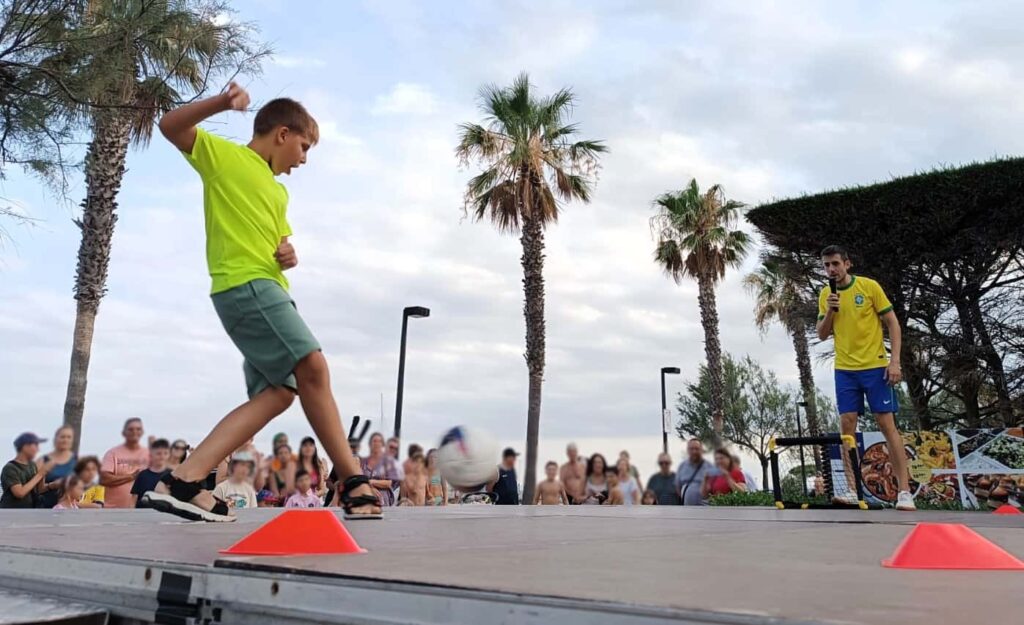 Jose Ferreras animando con freestyle fútbol una fiesta