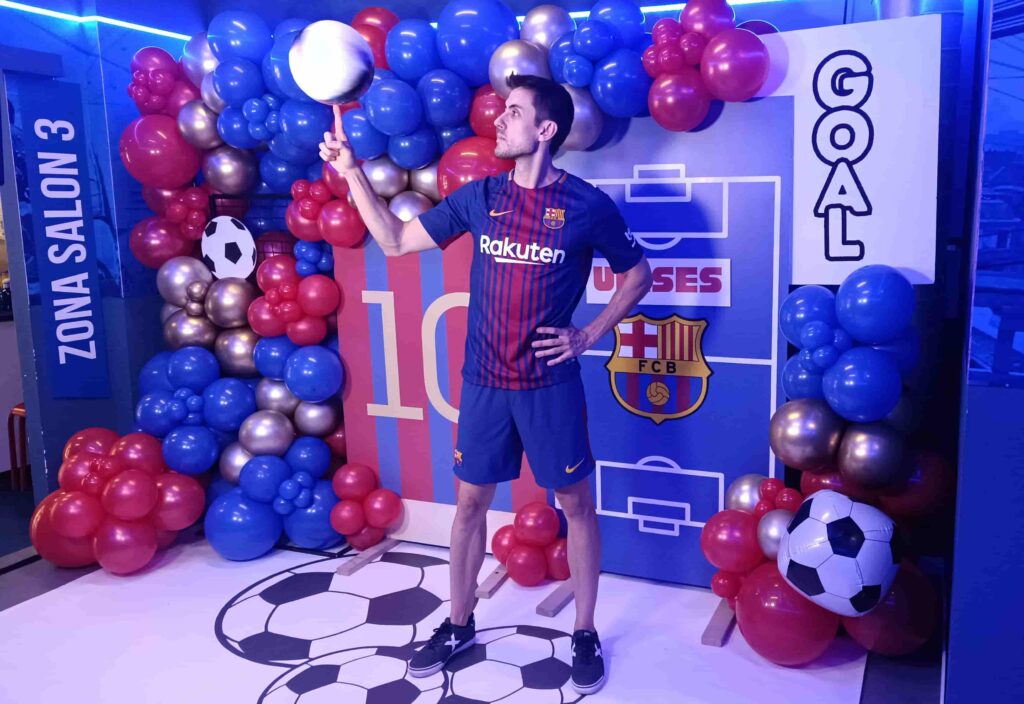 Freestyler Jose Ferreras realizando un show en un cumpleaños infantil en Barcelona