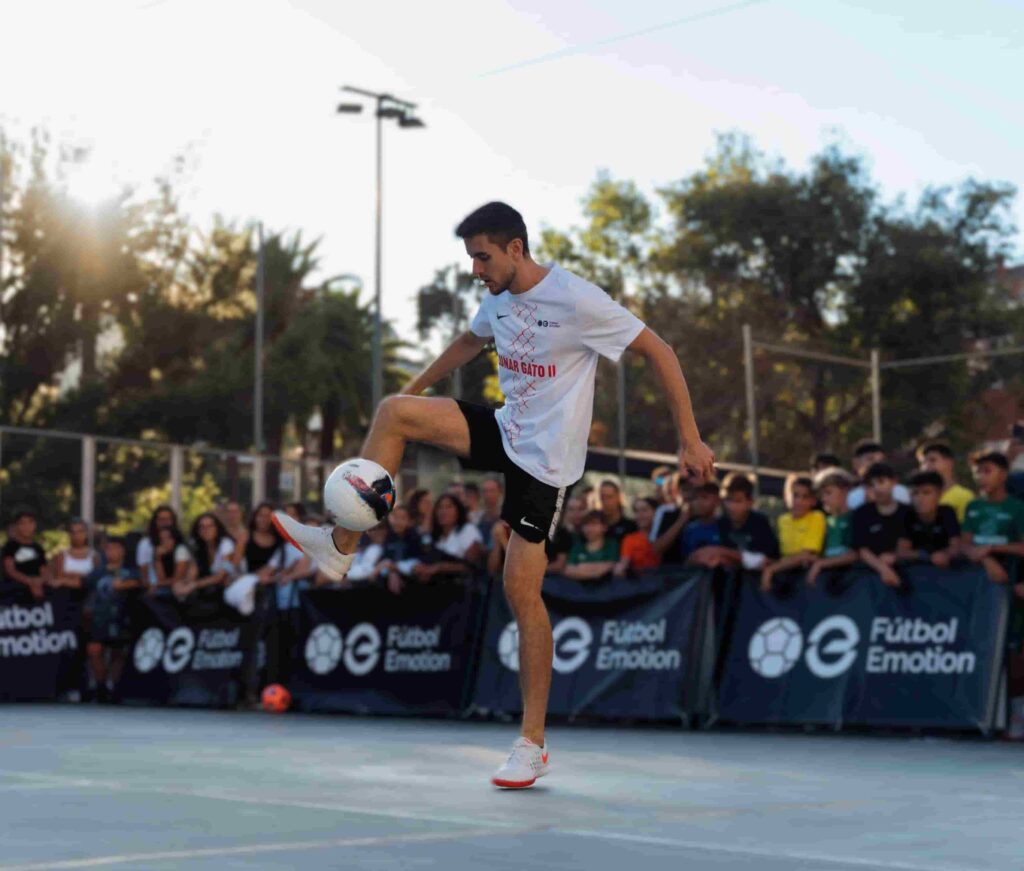 Jose Ferreras durante una exhibición de freestyle fútbol en Barcelona para Nike